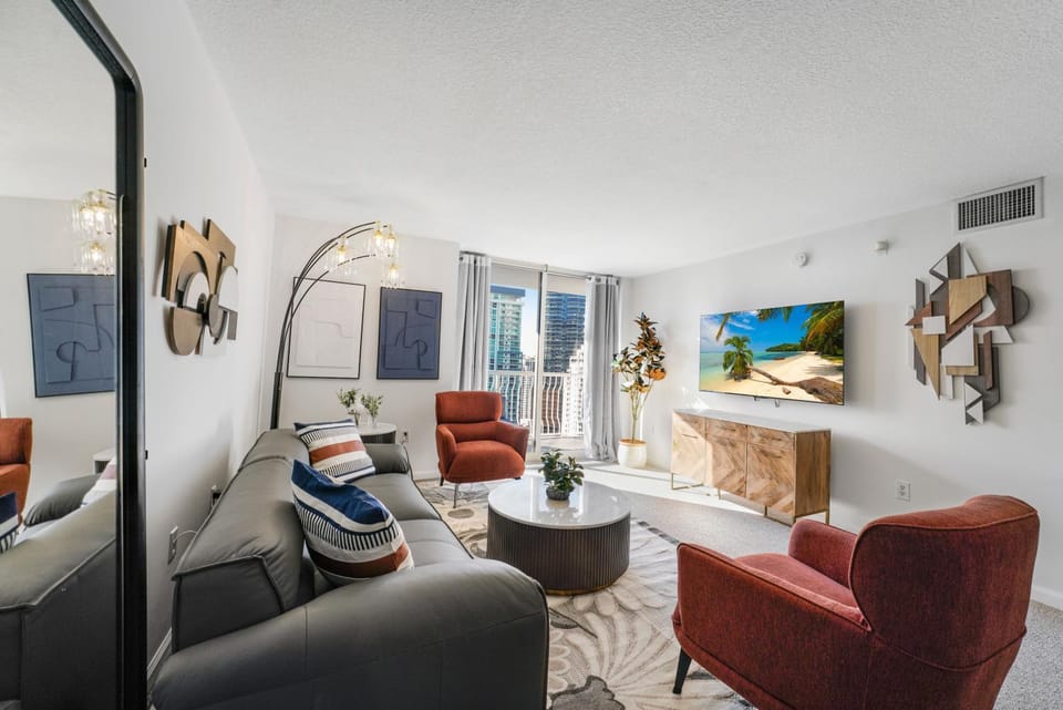 Sky-High Luxury 3BR with Brickell City & Bay Views Apartment in Brickell