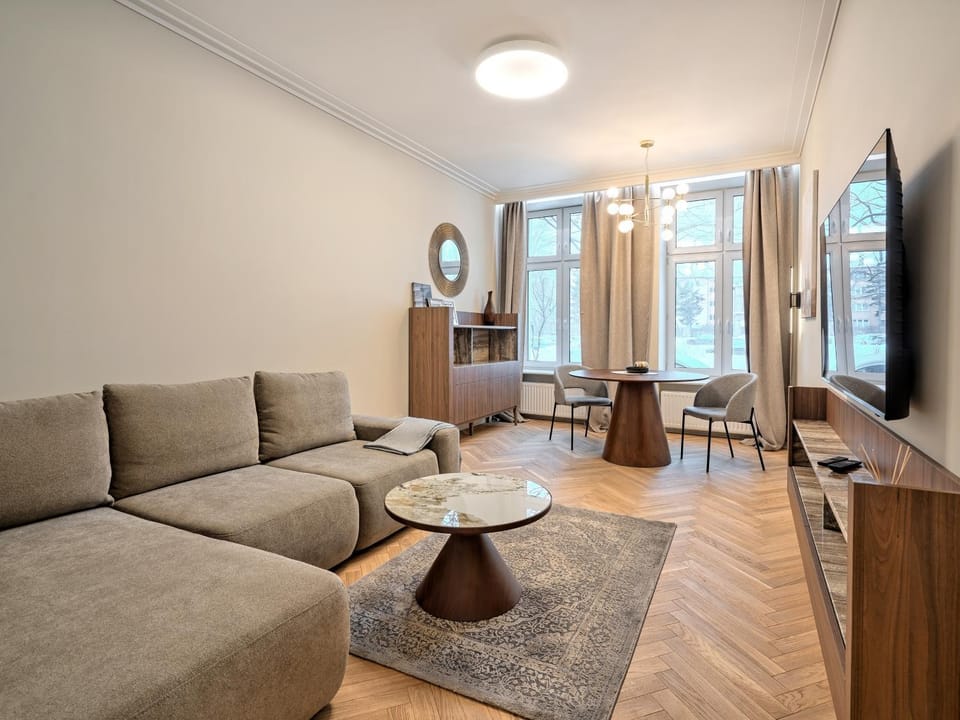 TV and multimedia, Living room, Seating area