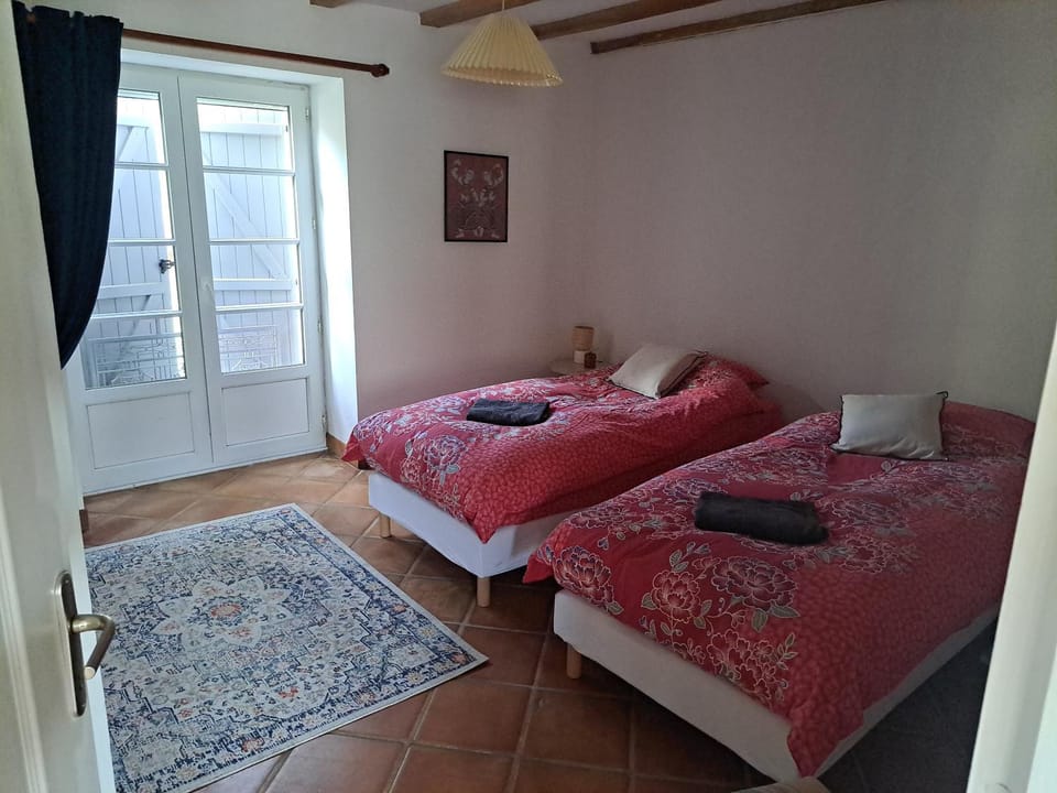 Le Bancarel, GITE 6 PERSONNES ENTRE LOT ET DORDOGNE House in Occitanie