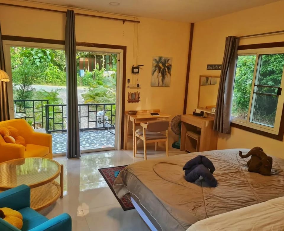 Bed, Living room, Photo of the whole room, Bedroom