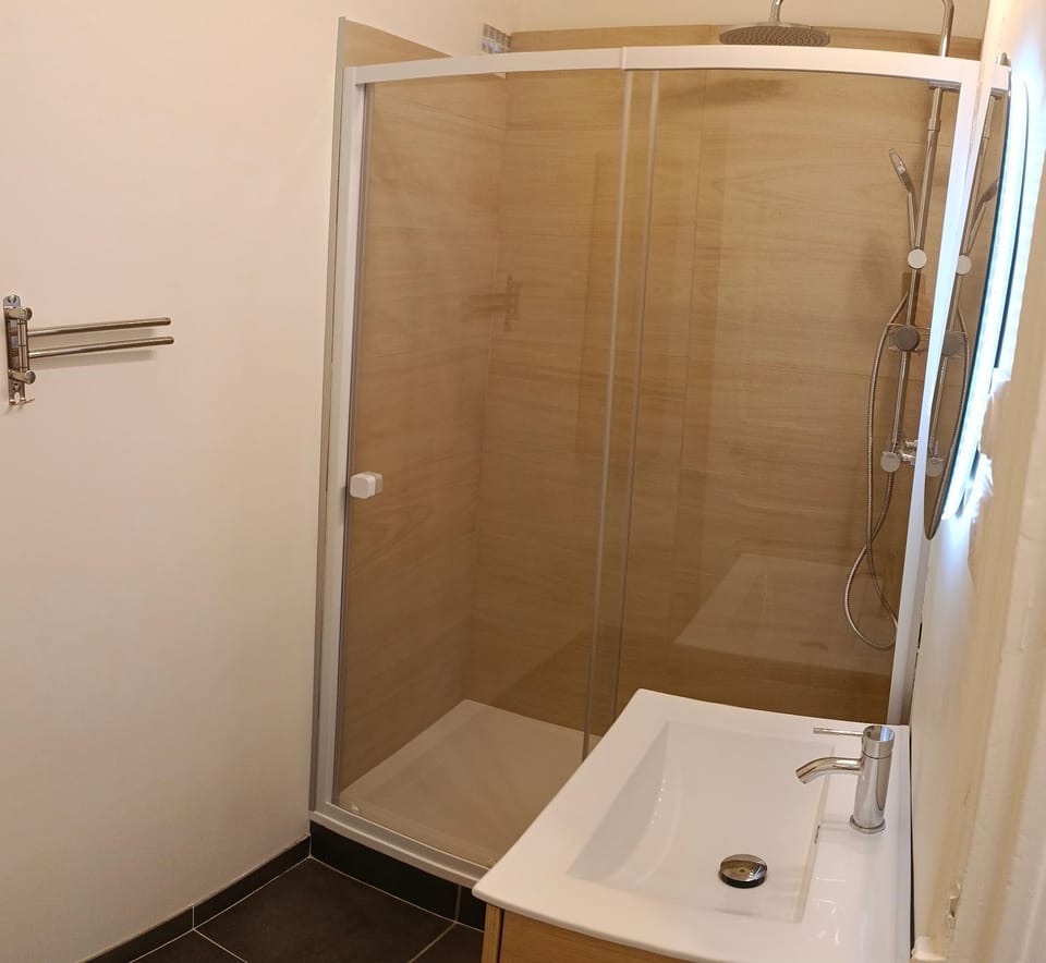 Studio calme, proche du tramway Apartment in Nice