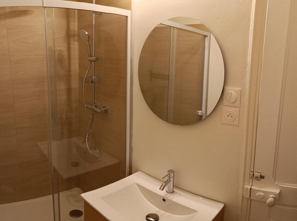 Studio calme, proche du tramway Apartment in Nice