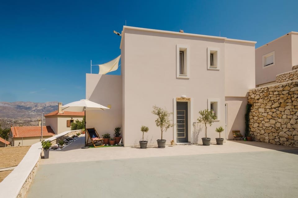 Property building, Day, Mountain view, Mountain view, Sea view, Sea view