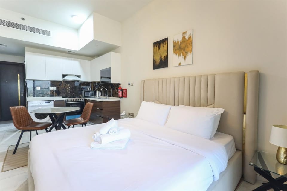 Elite LUX Holiday Homes - Stylish Studio at Jewelz by Danube, Dubai Apartment in Dubai