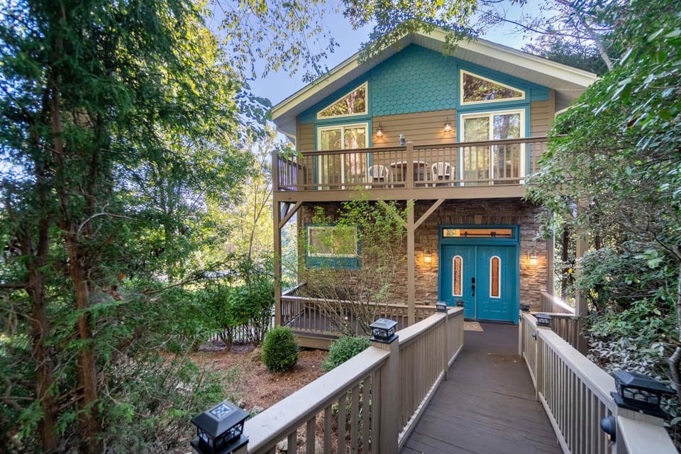 Upscale Alpine Golf Retreat Hot Tub & Game Room House in Helen