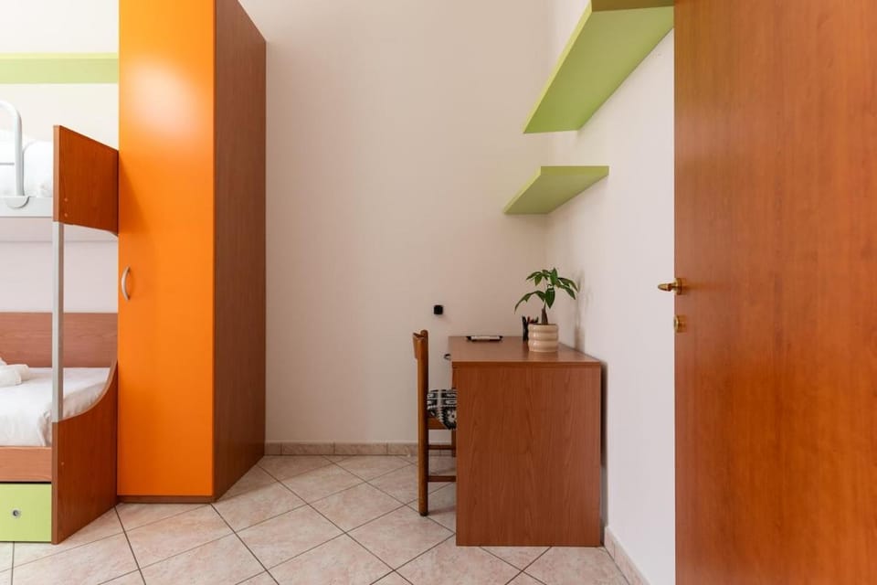 Fiera apartment for 6 people with balcony! Apartment in Bologna