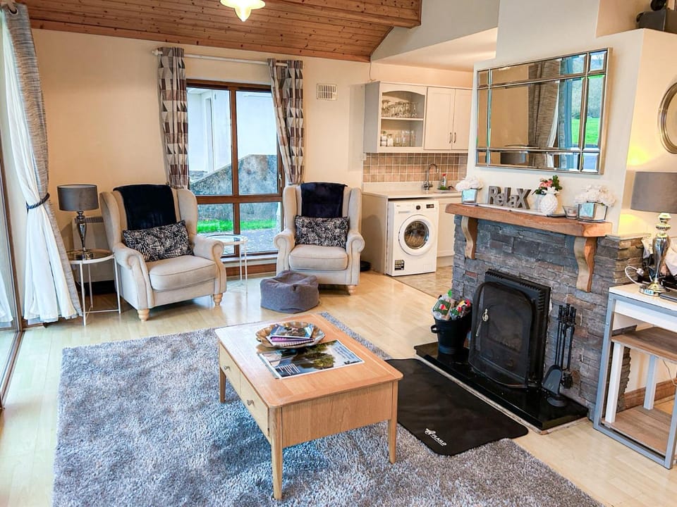 Communal lounge/ TV room, Living room