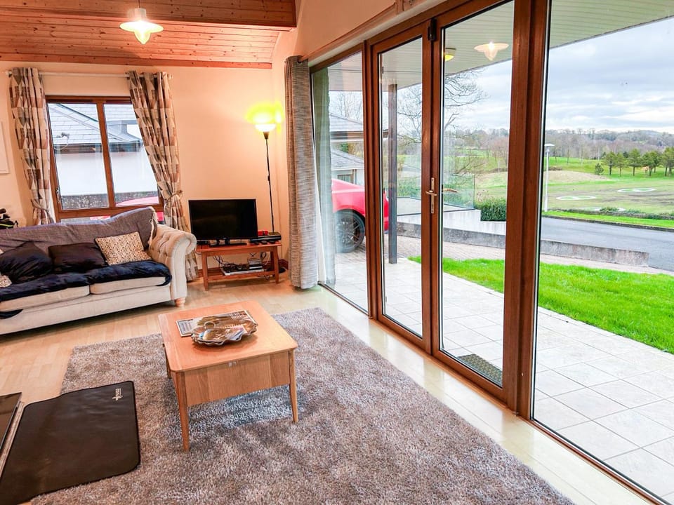 Communal lounge/ TV room, Living room