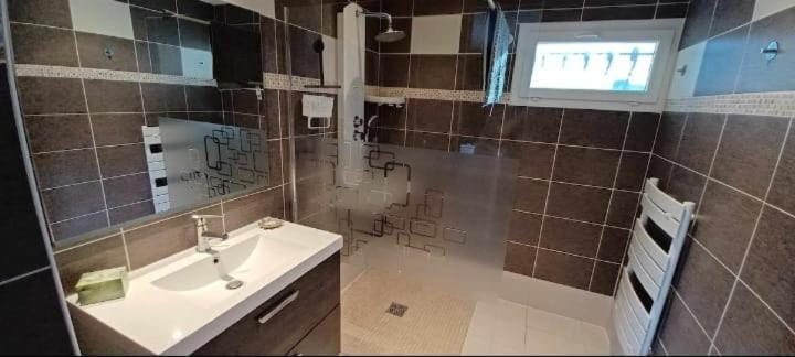 Shower, Bathroom