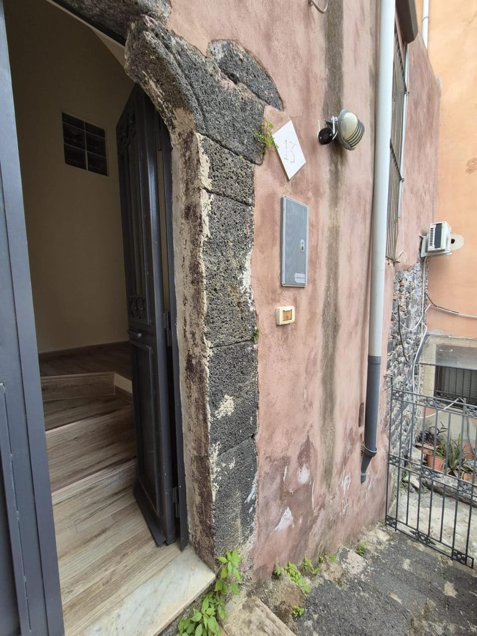 Facade/entrance