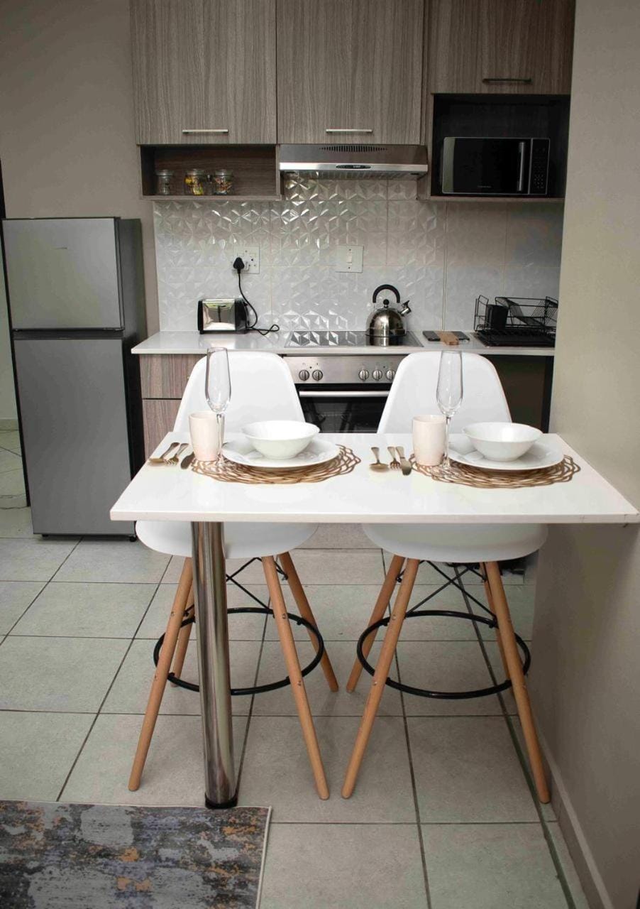 Luxury Rosebank Apartment walk to mall & Gautrain station Apartment in Johannesburg