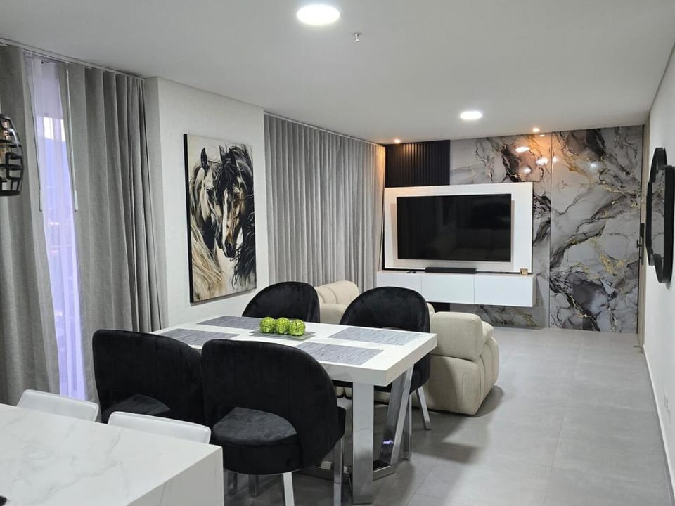 Exclusivo apartamento en laureles cerca al estadio Apartment in Medellin
