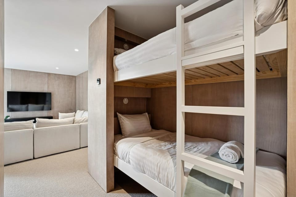 bunk bed