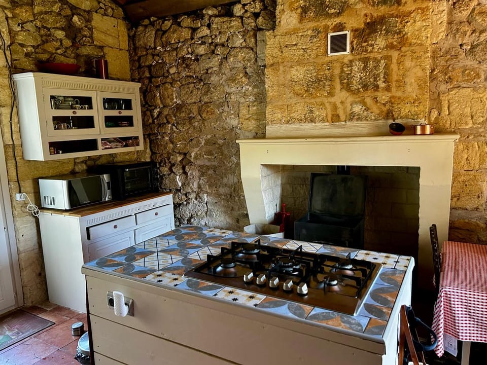 Kitchen or kitchenette, kitchen
