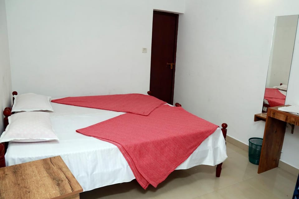 AKR Tourist Home Hotel in Kochi