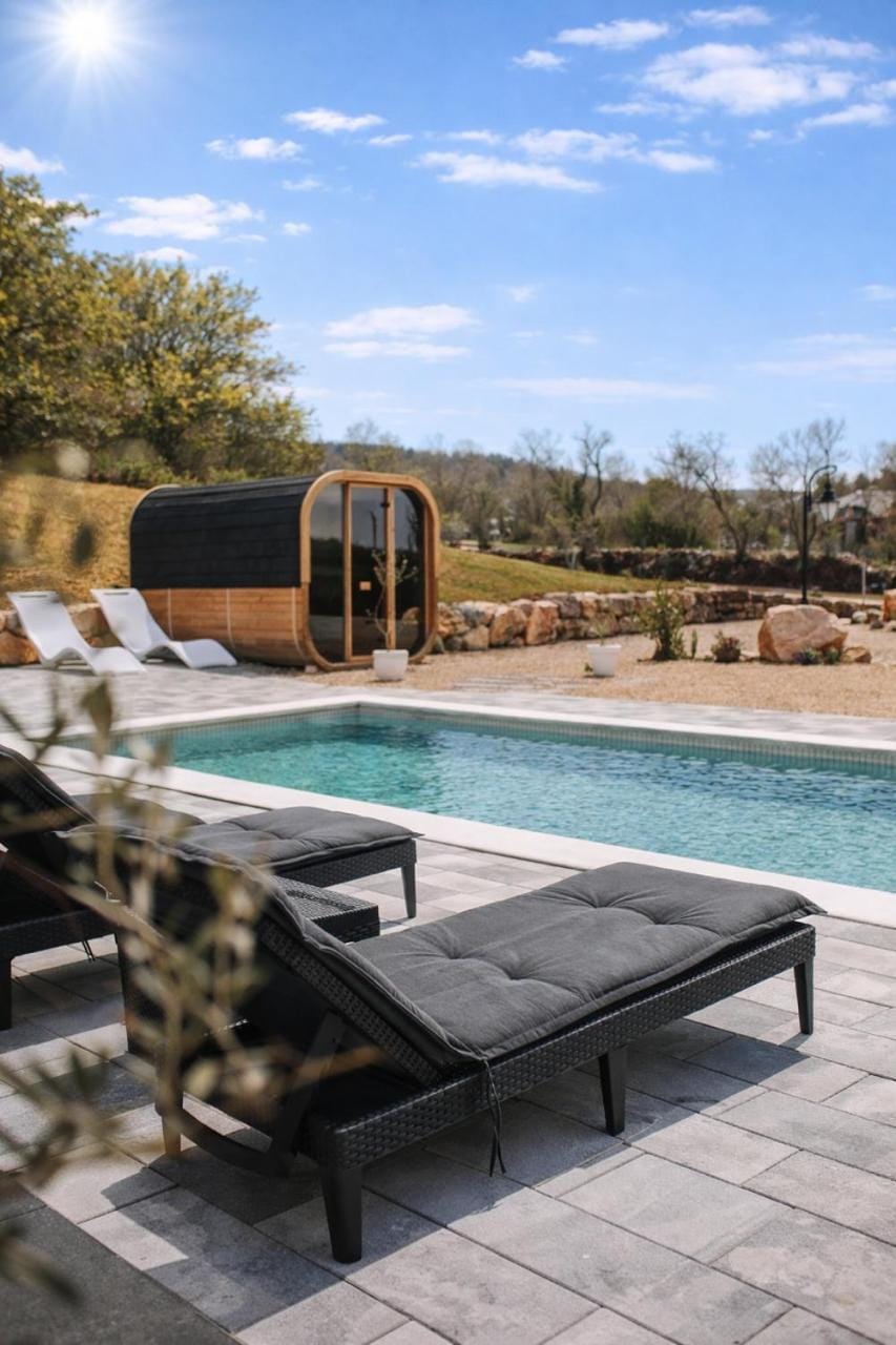 Pool view, Swimming pool