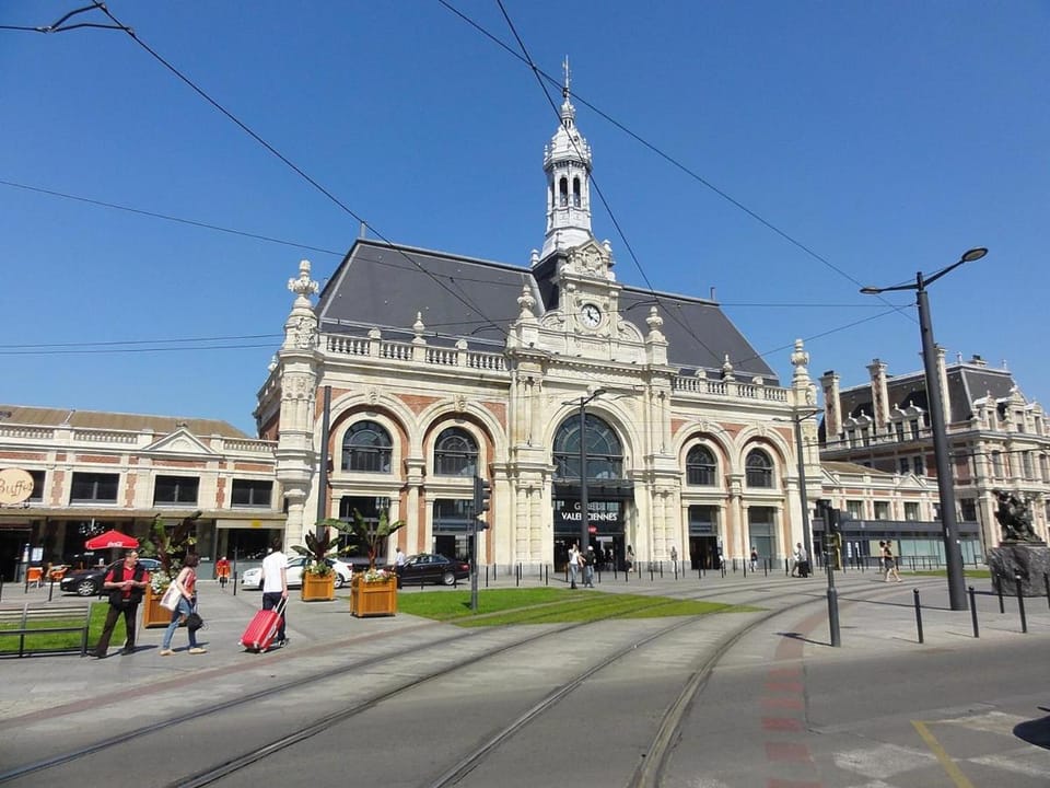 charmant studio tout confort à 50m de la gare Apartment in Valenciennes