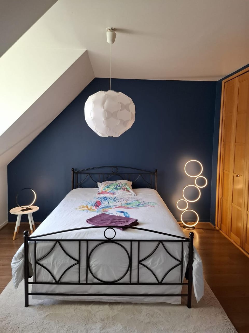 Photo of the whole room