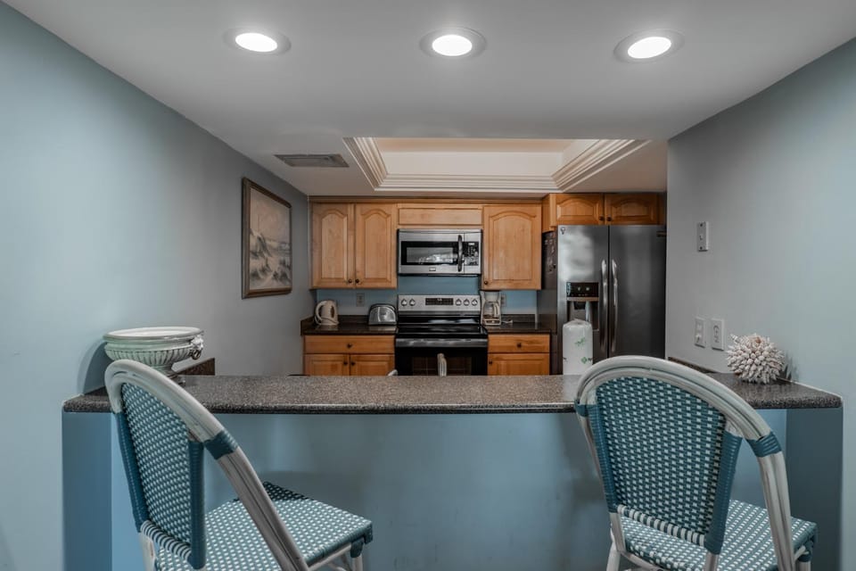 Stunning 3 BR Oceanfront Condo with Panoramic Views and Resort Amenities-Brigadune 3F House in South Carolina