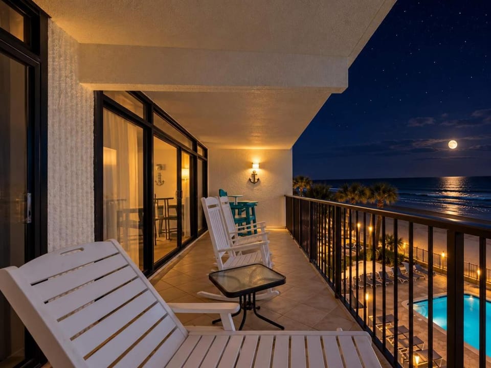 Stunning 3 BR Oceanfront Condo with Panoramic Views and Resort Amenities-Brigadune 3F House in South Carolina