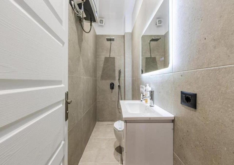 Shower, Bathroom, towels