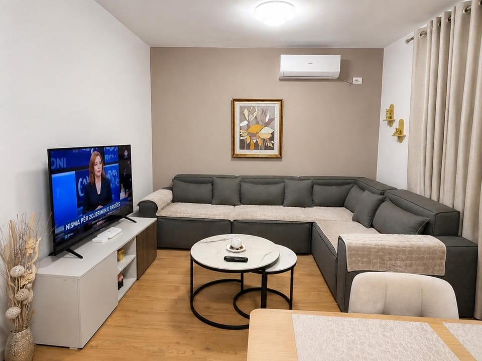 Cozy Central 2 Bedroom Apartment in Myslym Shyri Apartment in Tirana