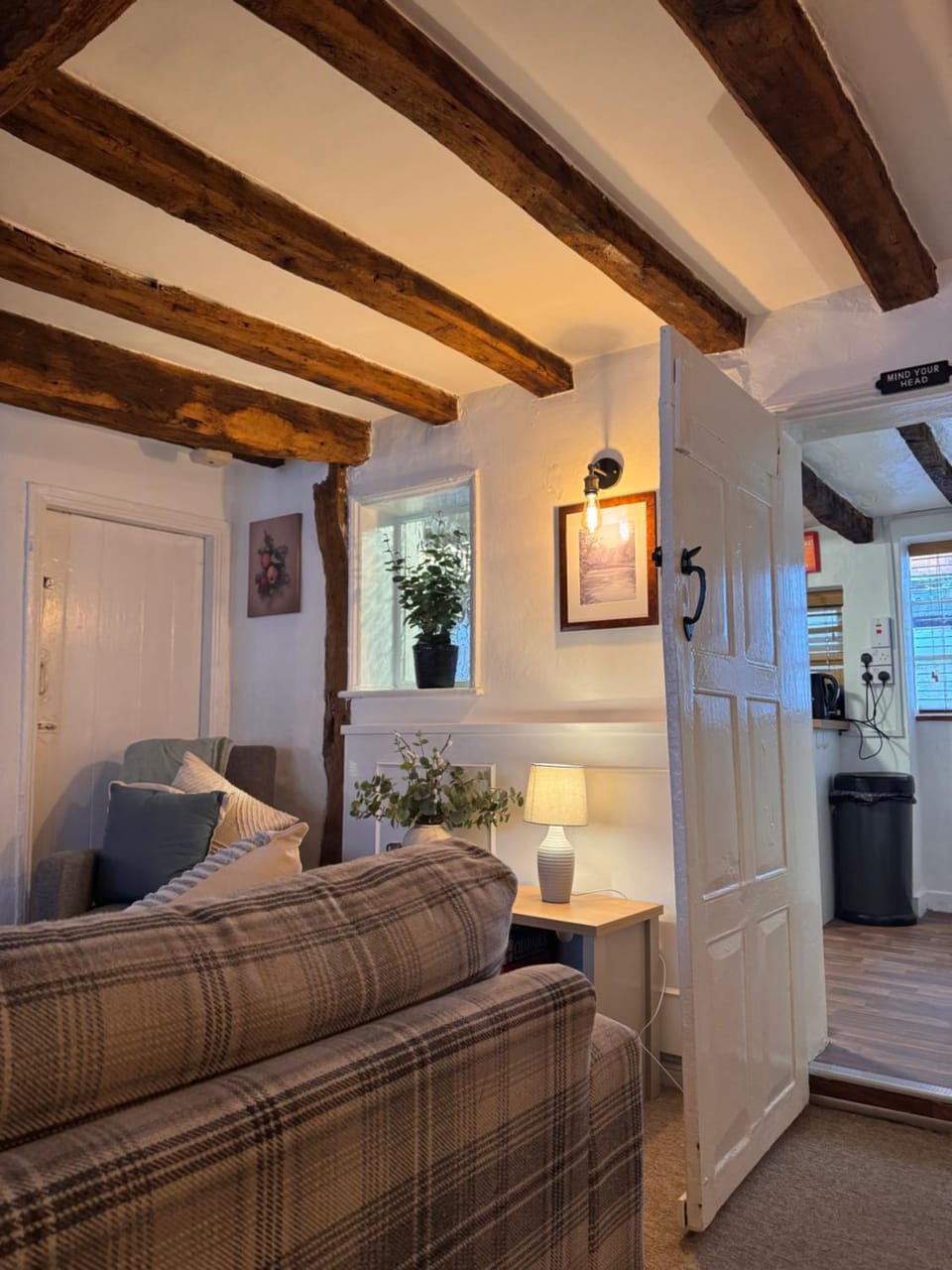 Cosy Town centre Historic Tudor Cottage & parking sleeps 6 House in Shrewsbury