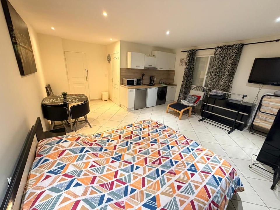 STUDIO Confort Apartment in Corbeil-Essonnes