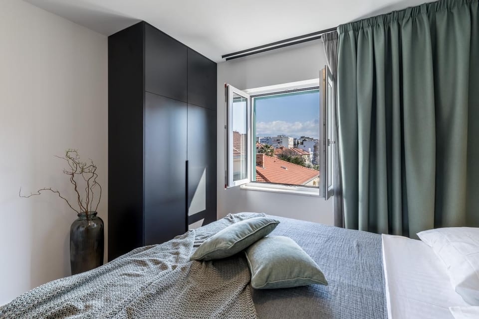 Bed, View (from property/room), Bedroom, wardrobe