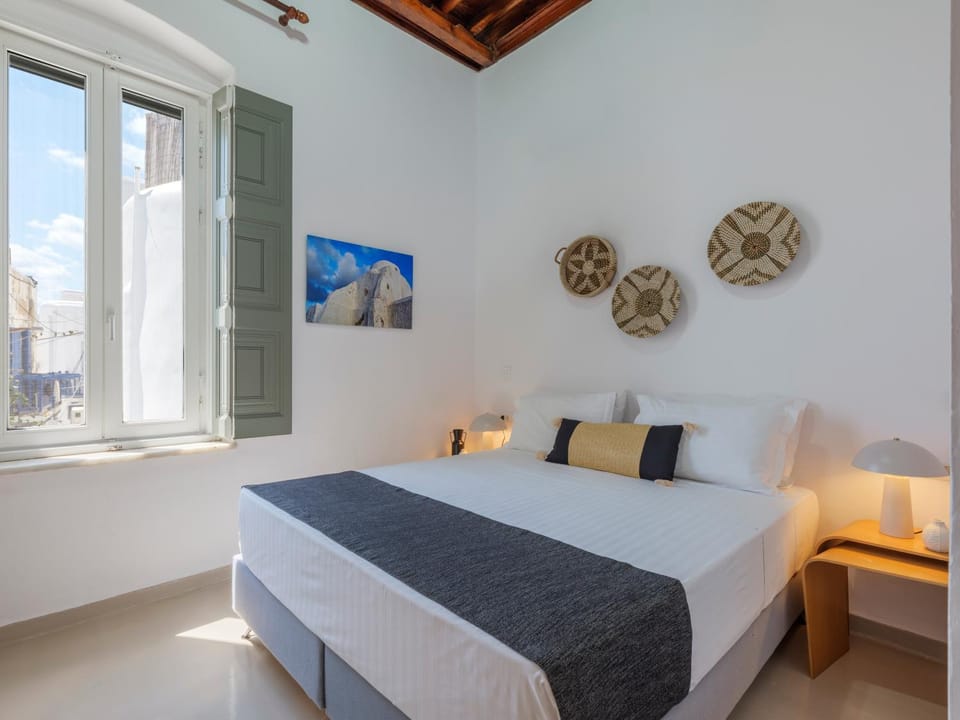 Bed, View (from property/room), Photo of the whole room, Bedroom