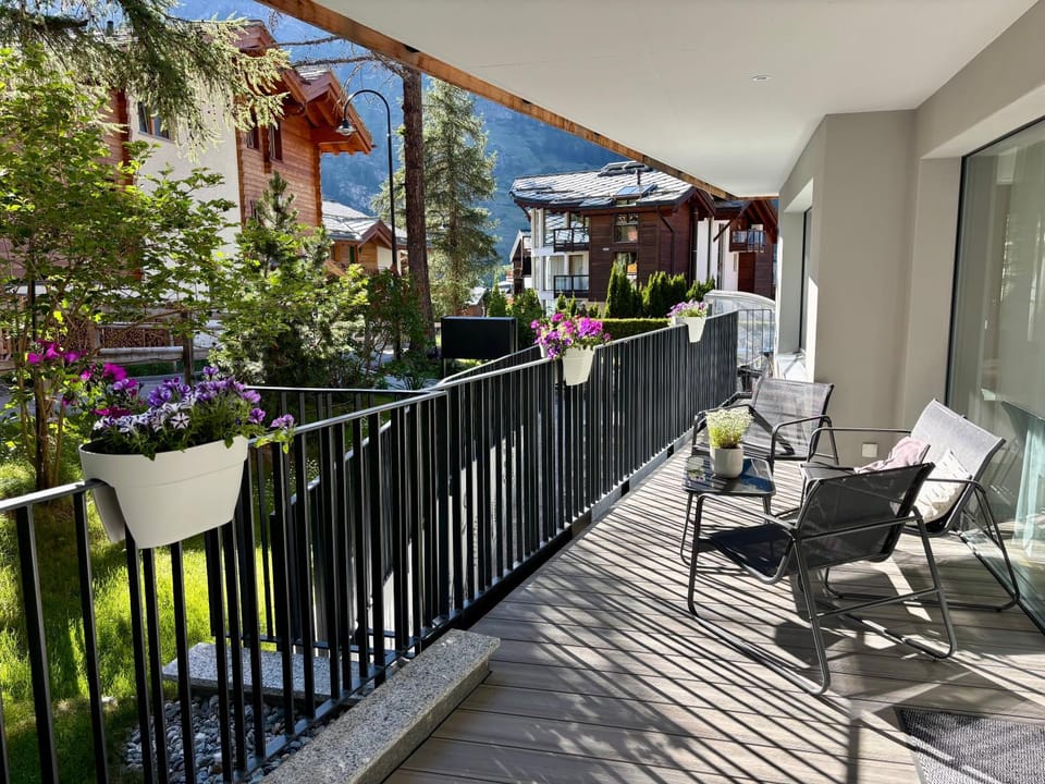 Balcony/Terrace, Balcony/Terrace, Seating area, Garden view