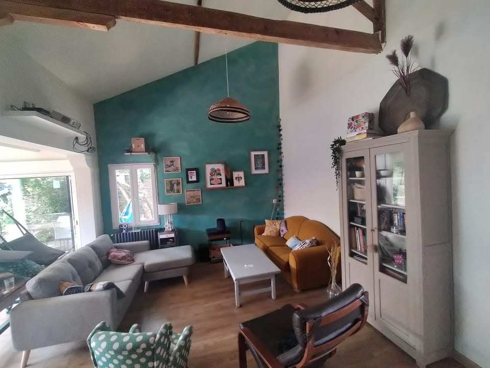 Living room, Seating area