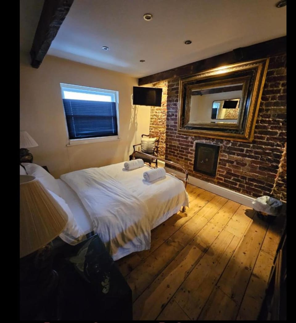 Central LDN 6 bed 4 bath room Edwardian house can sleep up to 15 people House in London Borough of Southwark