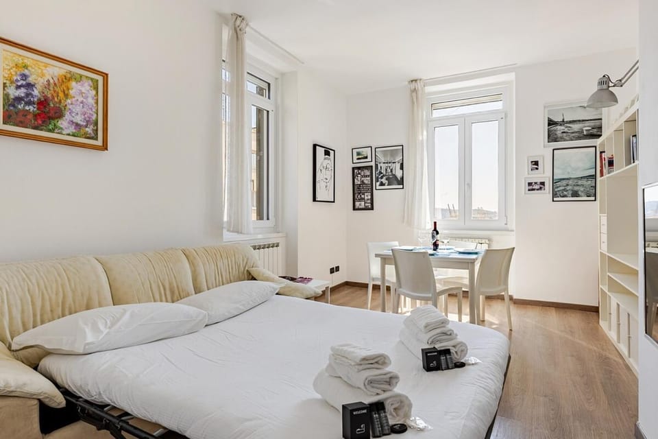 Bed, Living room, Bedroom
