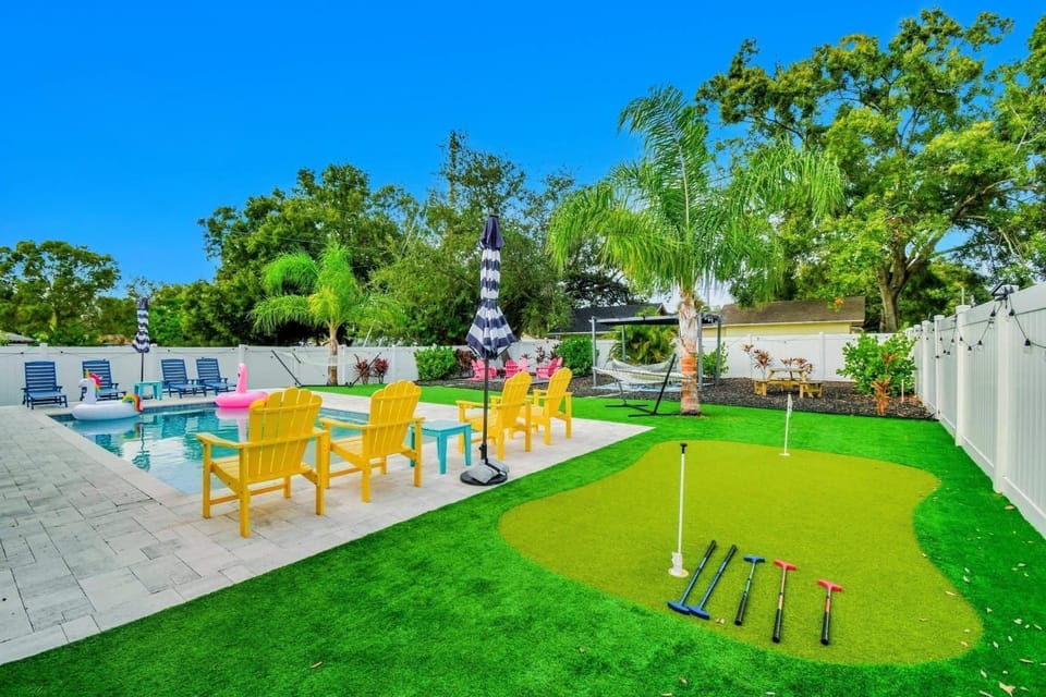 Spring, Day, Natural landscape, Garden, Minigolf, Garden view, Pool view, Swimming pool, Swimming pool, sunbed
