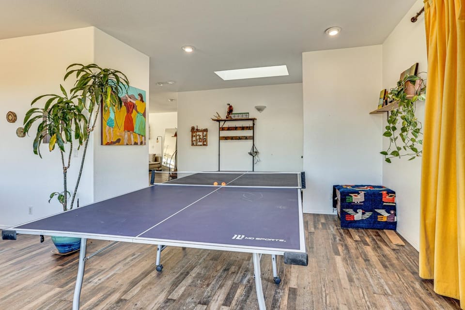 Nature Art Retreat on Breckenridge Creek with Pond! House in Washington