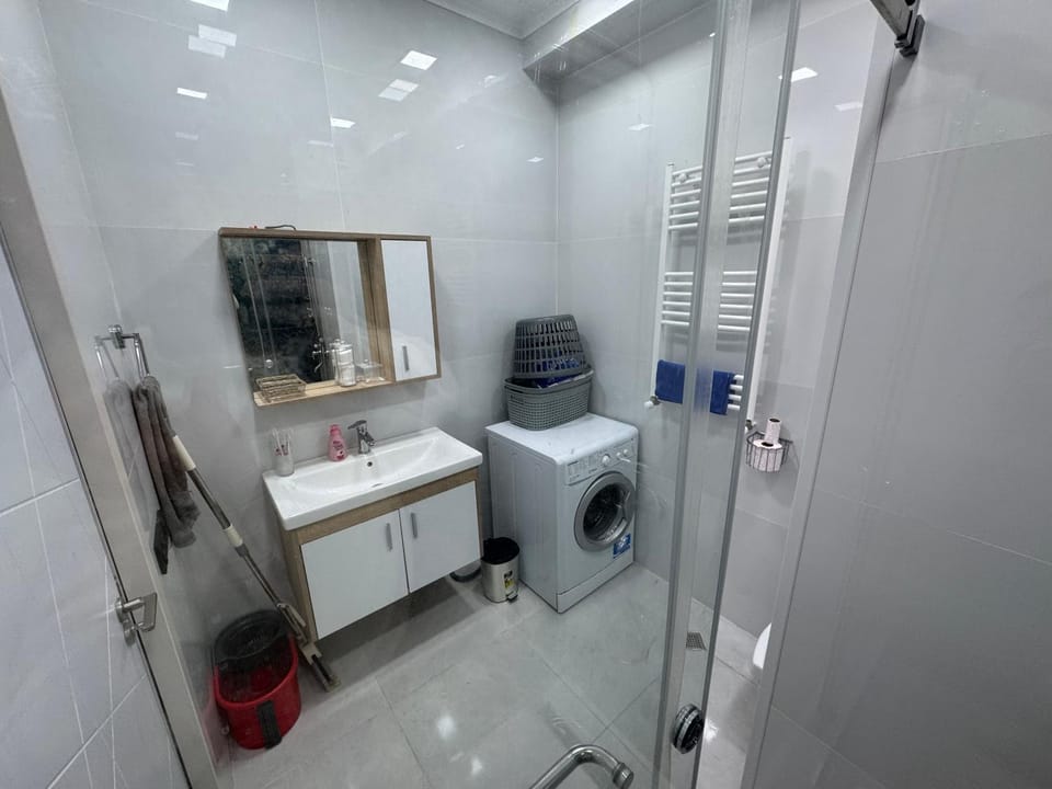 Bathroom, washing machine