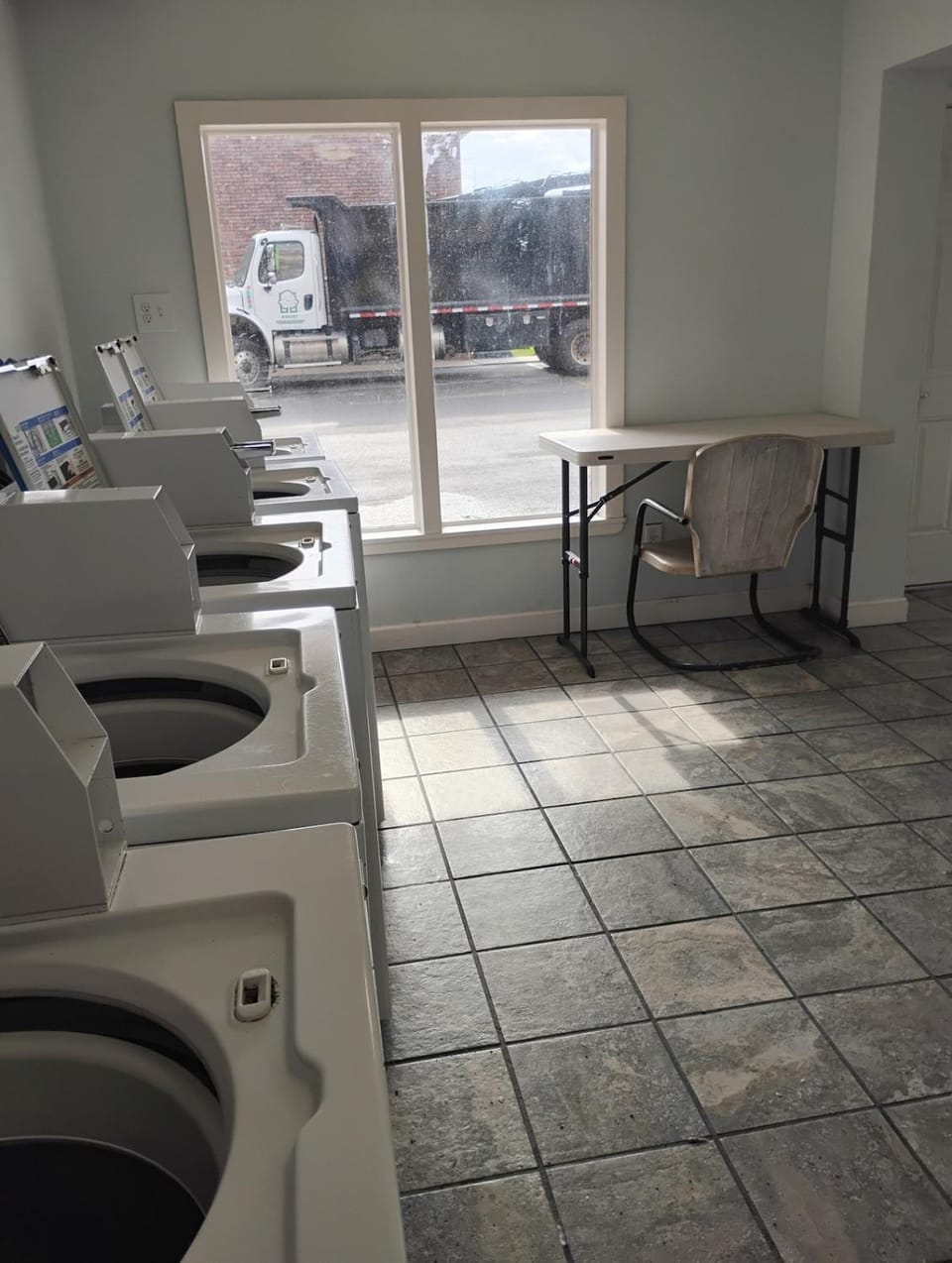 Gated 1 King BedRoom 1 Bath Apt with Full Kitchen 210 Apartment in Baton Rouge