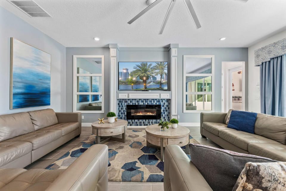 Happiest Home on Earth - Custom Pirate & Nature Bunks 8 King Suites Theater & Pool House in Four Corners