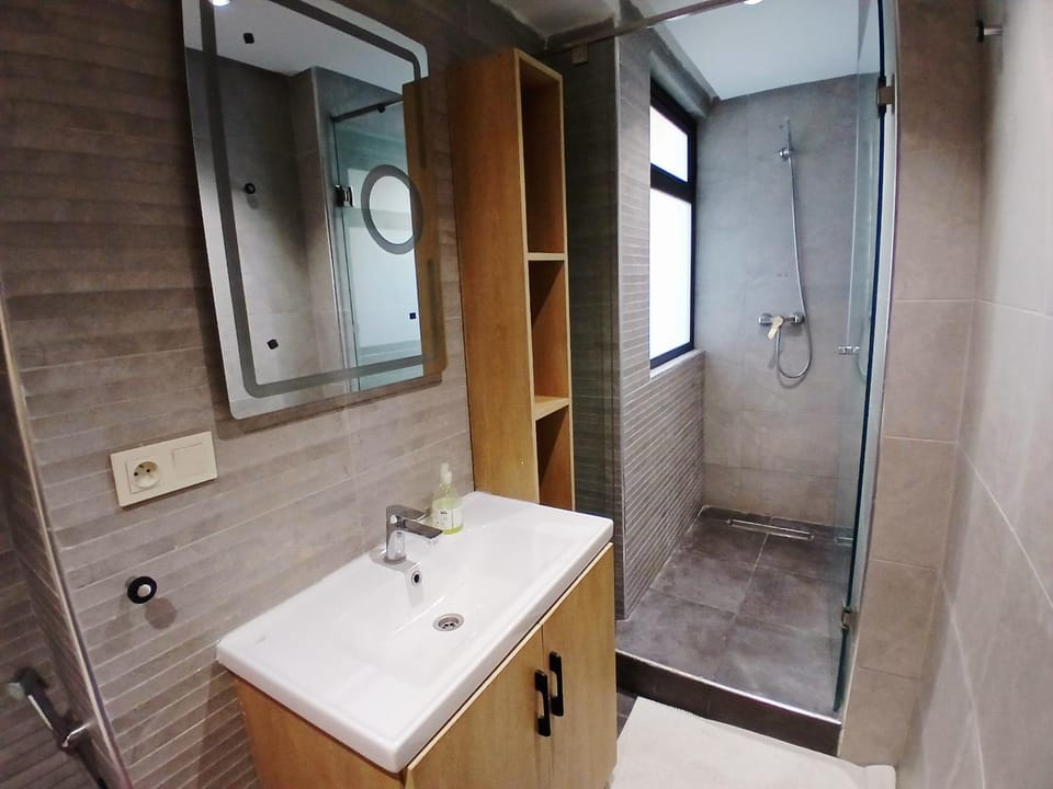 Shower, Bathroom, towels