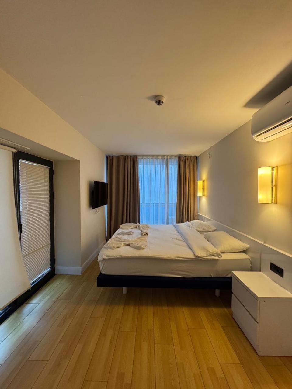 Property building, Restaurant/places to eat, Swimming pool, Breakfast