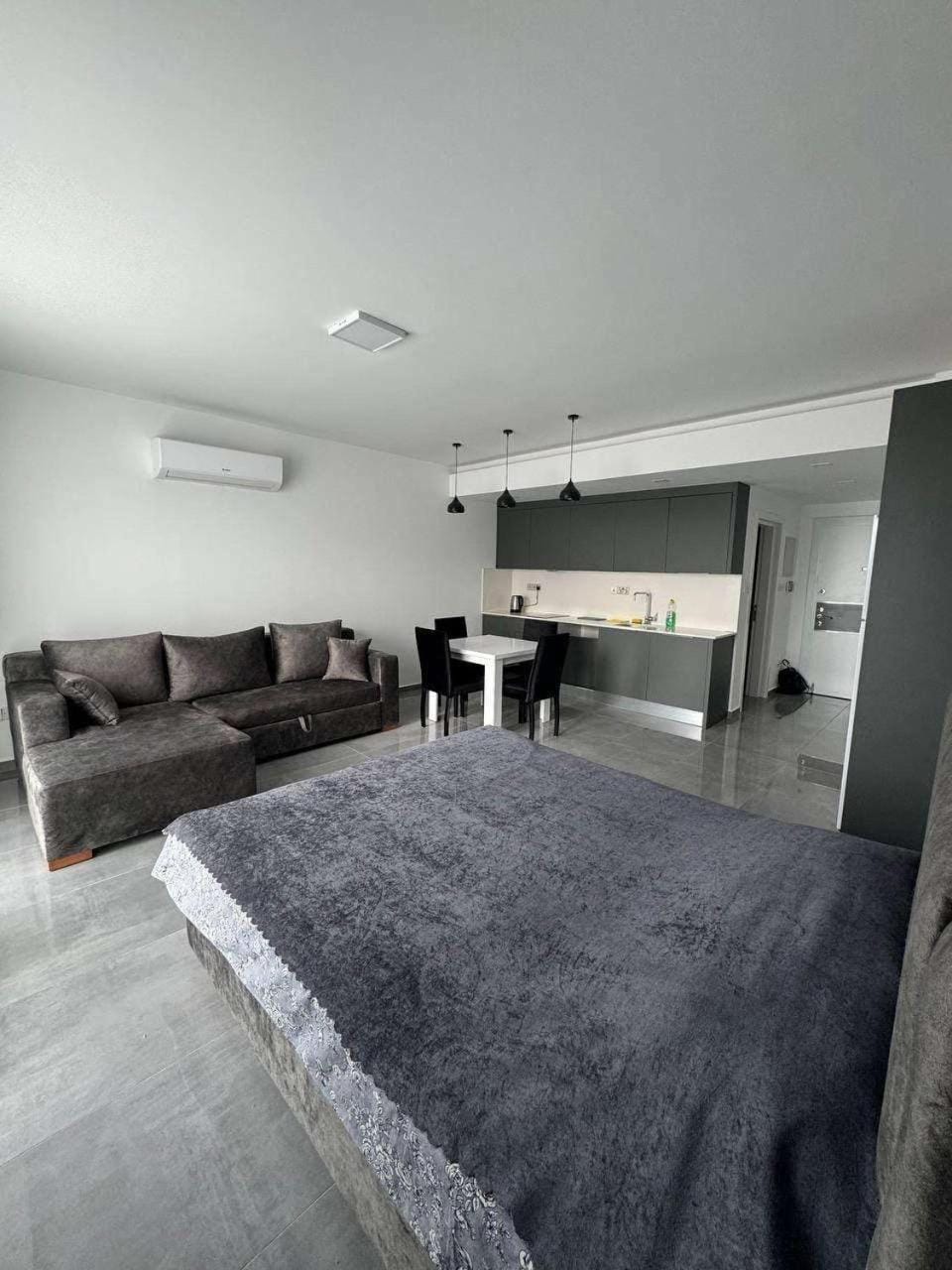 Bed, Kitchen or kitchenette, Dining area