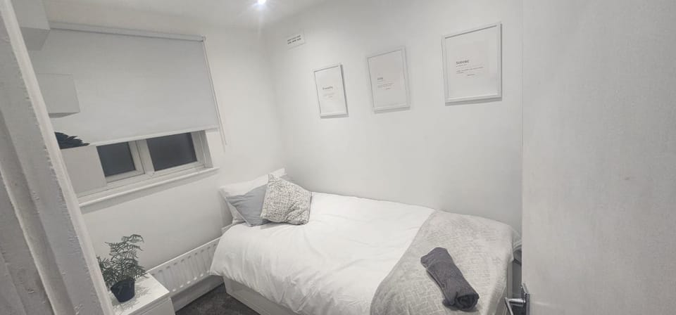 7 mins to City Centre, Entire Cosy Home in The Meadows, Nottingham Apartment in Nottingham
