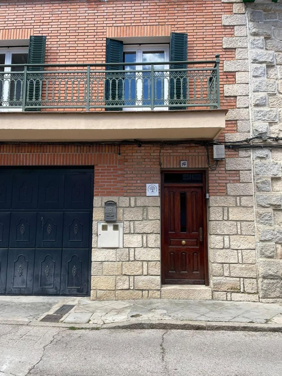 Facade/entrance