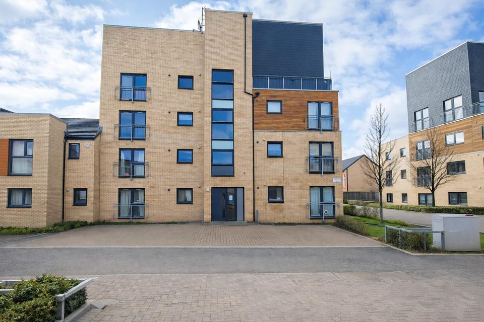 Property building, Street view