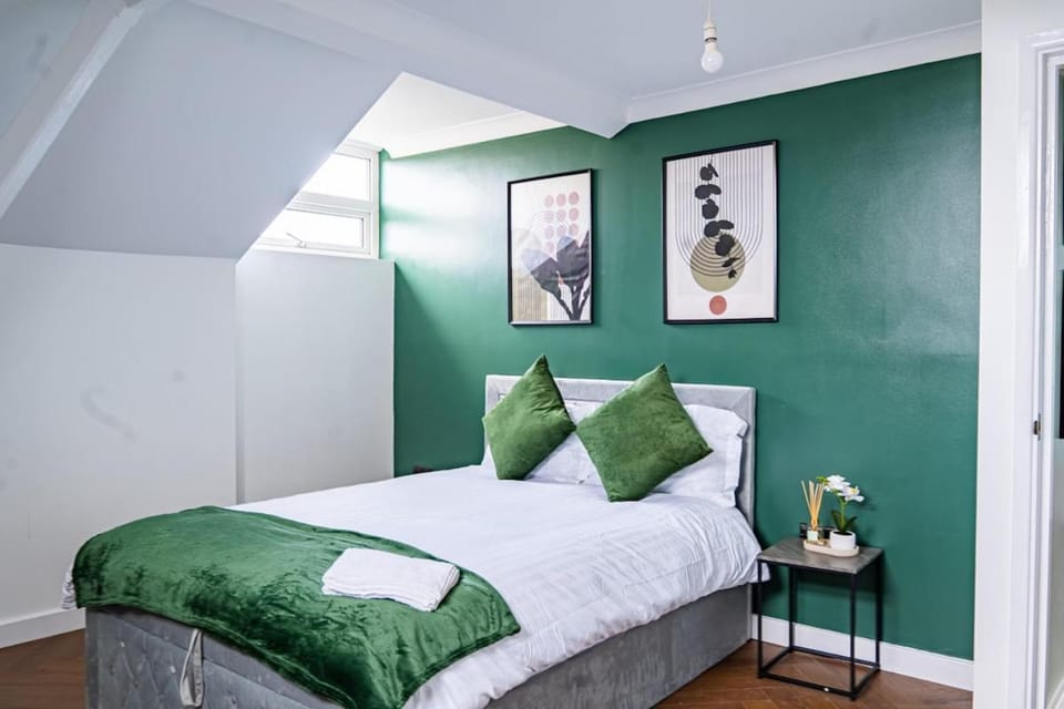 Stylish Luxury 2-Bed Newly Renovated flat Apartment in Gravesend
