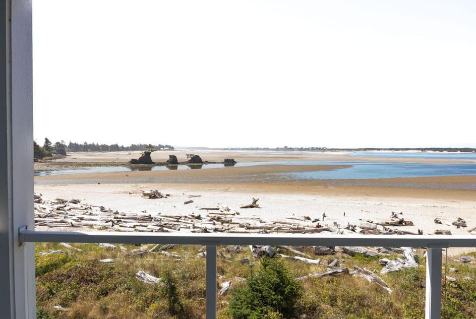 Waters Edge 310 House in Lincoln City