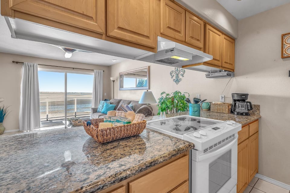 Waters Edge 411 House in Lincoln City