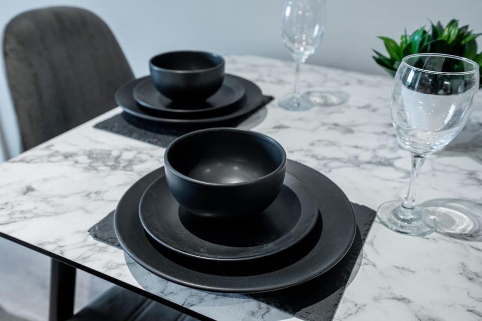 Luxury 3BR Apartment - City Centre - Sleeps 10 Apartment in Leeds