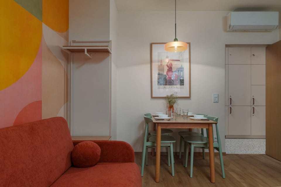 Stylish 3BR with Sauna by Metro Apartment in Warsaw